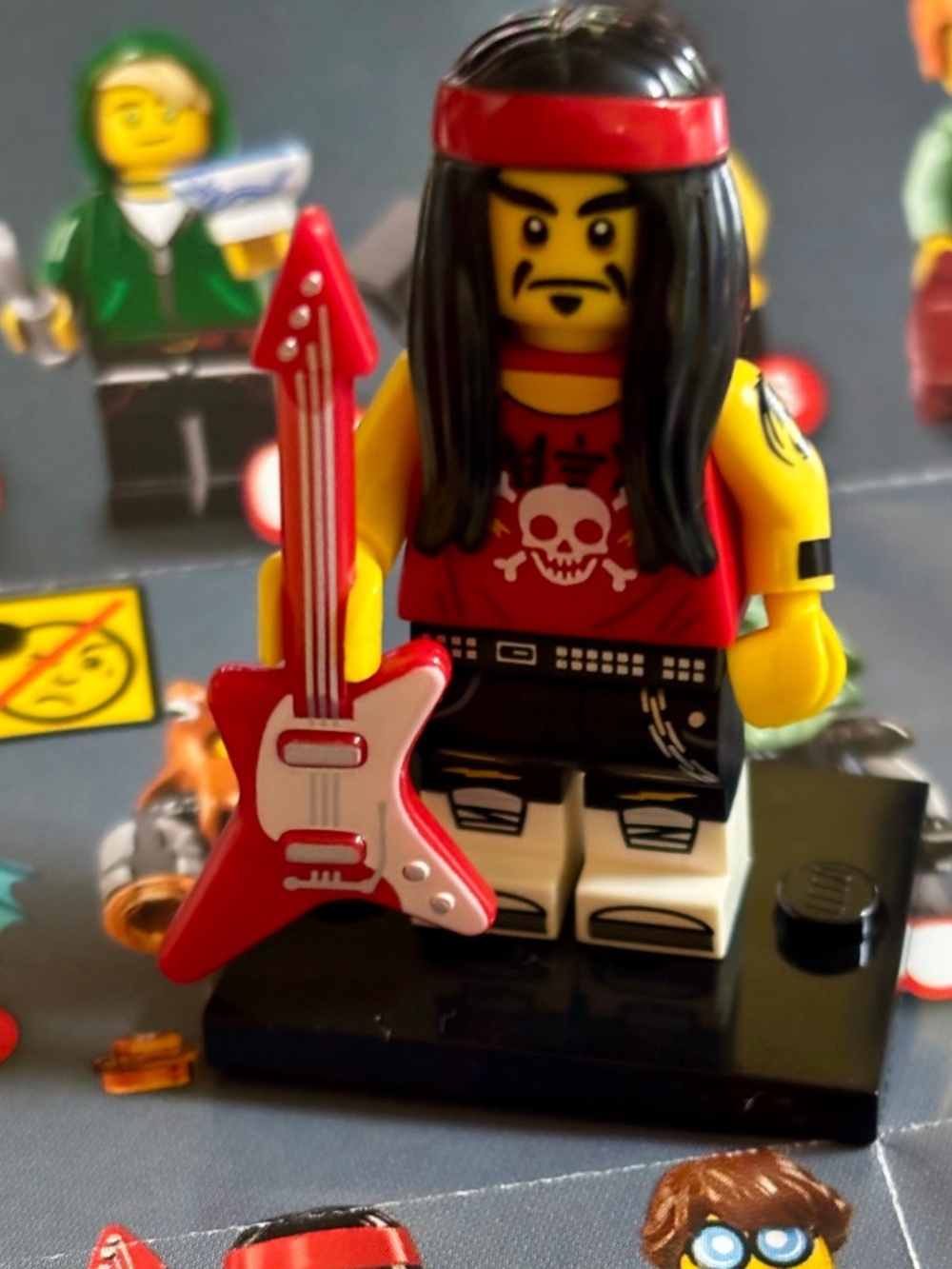 THE LEGO Ninjago Movie "Gong & Guitar Rocker" coltlnm17 LIKE NEW!